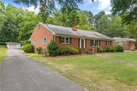 801 Claymore Ct, Reidsville, NC 27320