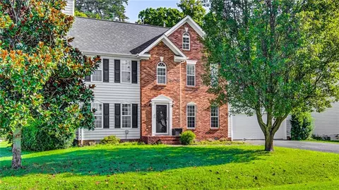 813 Ruskin Dr, High Point, NC 27265