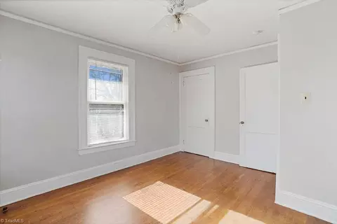 503 Chestnut Dr, High Point, NC 27262 photo 8