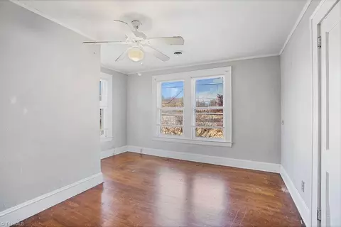503 Chestnut Dr, High Point, NC 27262 photo 13