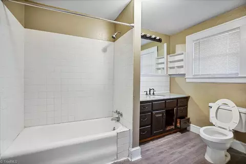 503 Chestnut Dr, High Point, NC 27262 photo 11