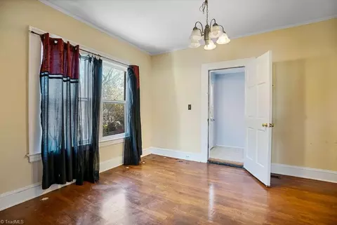 503 Chestnut Dr, High Point, NC 27262 photo 6