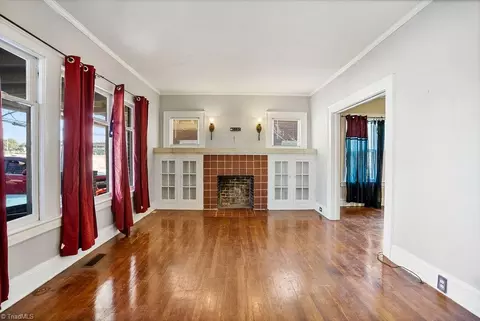 503 Chestnut Dr, High Point, NC 27262 photo 5