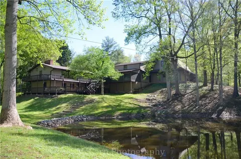 4260 Stonehenge Ln, Winston Salem, NC 27106