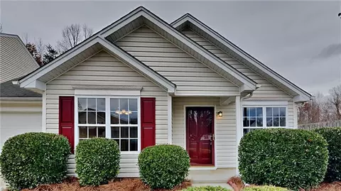 302 Apple Ridge Rd, Greensboro, NC 27406