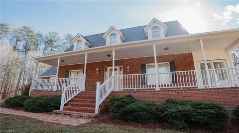 194 Sports Ln, Pilot Mountain, NC 27041