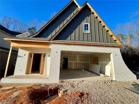 5921 Crossview Dr, Kernersville, NC 27284