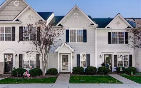 461 Dunwood Dr, High Point, NC 27265