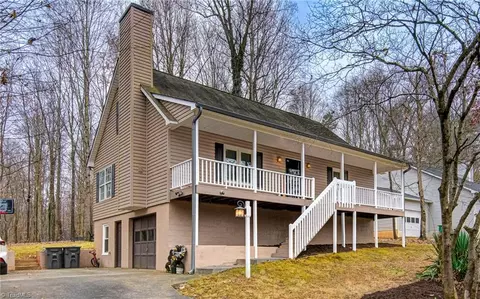 1584 Trinity Garden Cir, Clemmons, NC 27012