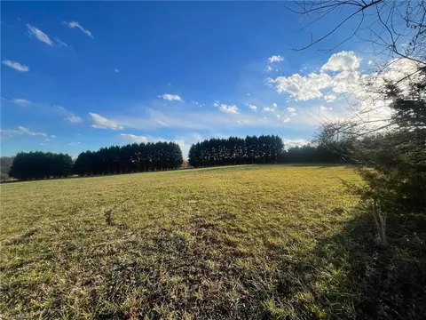 002 Forest Dr, State Road, NC 28676