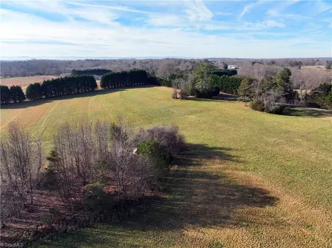 002 Forest Dr, State Road, NC 28676 photo 3