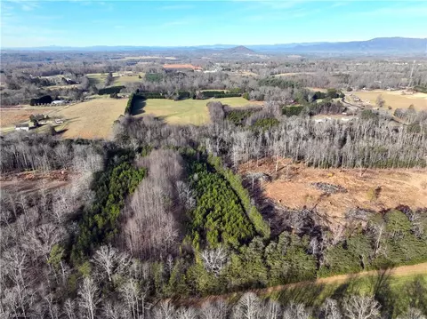 002 Forest Dr, State Road, NC 28676 photo 34