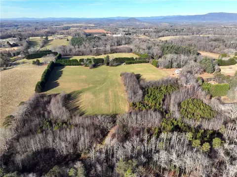 002 Forest Dr, State Road, NC 28676 photo 6