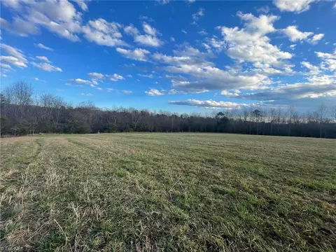 002 Forest Dr, State Road, NC 28676 photo 11