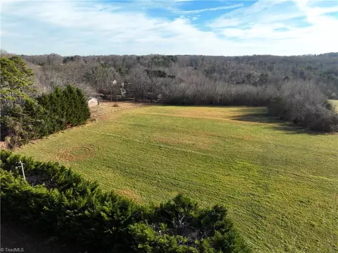 002 Forest Dr, State Road, NC 28676 photo 8