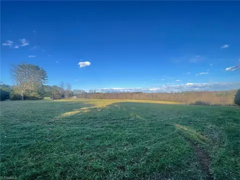 002 Forest Dr, State Road, NC 28676 photo 15