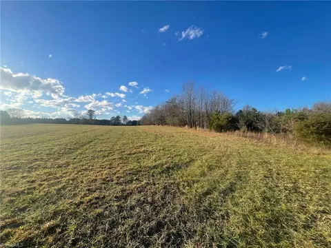 002 Forest Dr, State Road, NC 28676 photo 12