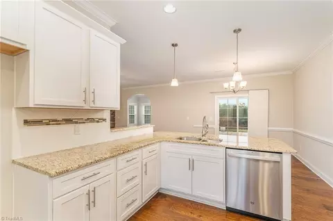 2827 Fallin Ct, High Point, NC 27262 photo 9