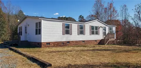 197 Verdeen Dr, Lexington, NC 27295