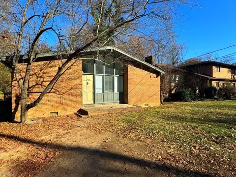 1309 Cedrow Dr, High Point, NC 27260