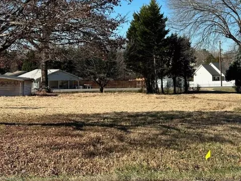 4235 Reidsville Rd, Winston Salem, NC 27101