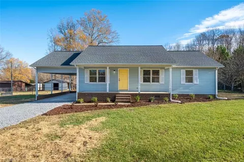 7600 County Line Rd, Liberty, NC 27298
