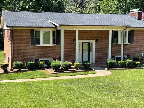 194 Jones Dr, Winston Salem, NC 27107