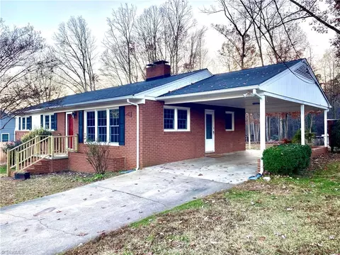 1335 Keystone Dr, Asheboro, NC 27203