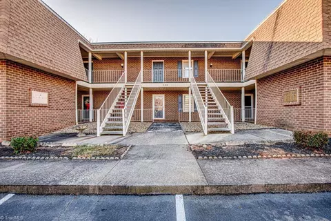 308 Windsor Manor Way # -B, Kernersville, NC 27284