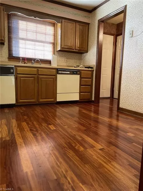 3849 Johnson St #E, High Point, NC 27265 photo 4