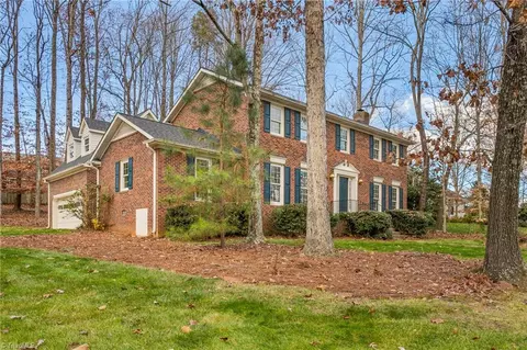1 Horseshoe Ct, Greensboro, NC 27410