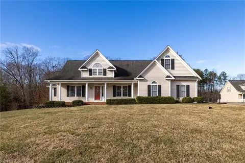 132 Serenity Ln, Lexington, NC 27295
