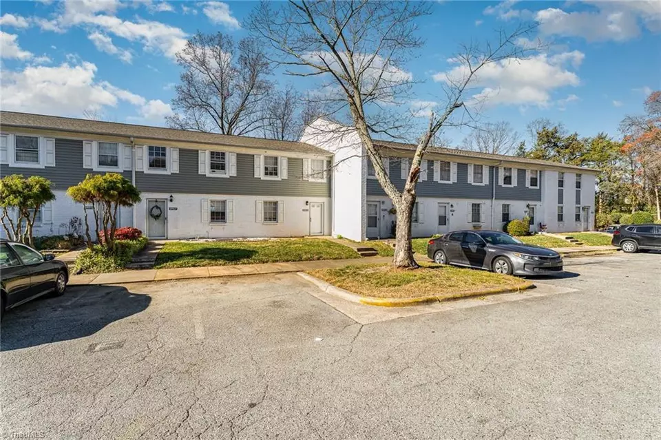 5701 Bramblegate Rd, Greensboro, NC 27409 28 Photos Movoto