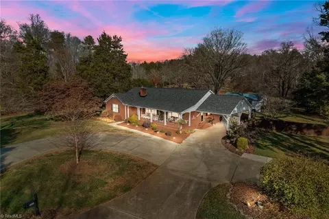 2651 Spicewood Dr, Winston Salem, NC 27106