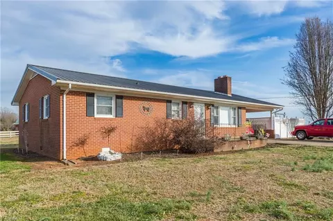 3608 Reece Rd, Boonville, NC 27011