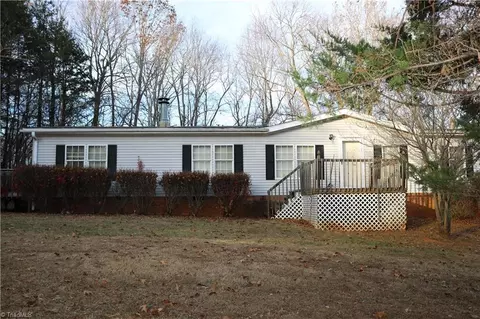 532 Opal Park Ln, Kernersville, NC 27284