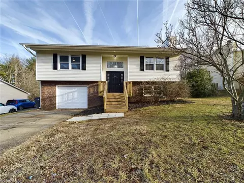 400 Cypress Dr, Reidsville, NC 27320