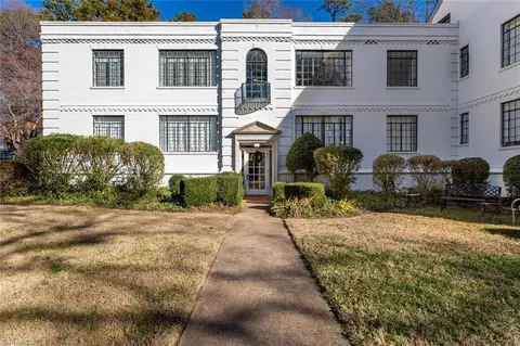 1700 Elm St N #A4, Greensboro, NC 27408