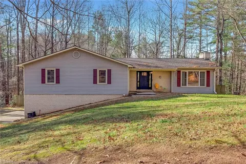 307 Little Berry Ln, Wilkesboro, NC 28697