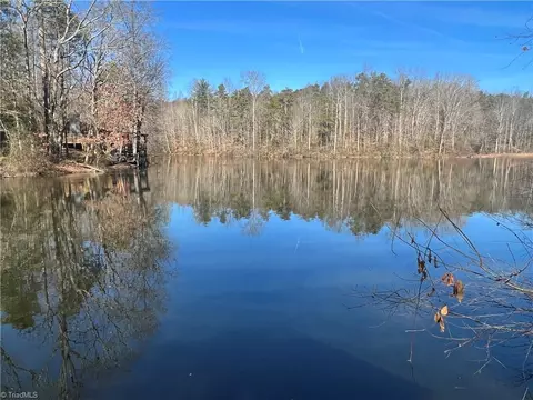 00 Fairview Club Ln, Dobson, NC 27017