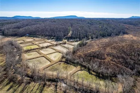 1316 Locust Grove Rd, Westfield, NC 27053