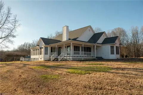 911 Ben Anderson Rd, Mocksville, NC 27028