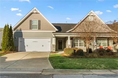 121 Maryland Dr, Thomasville, NC 27360
