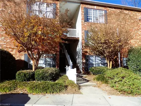 5236 Hilltop Rd #310, Jamestown, NC 27282