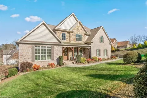 8511 Sheppards Run Dr, Kernersville, NC 27284