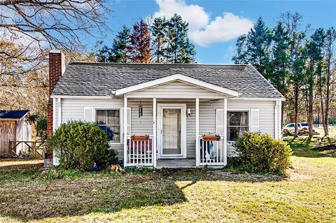 4516 Branson Davis Rd, Sophia, NC 27350