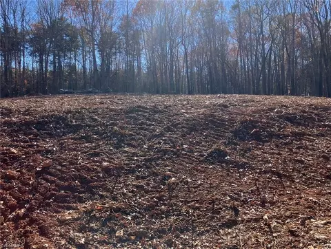 451 Golfcrest Rd, Denton, NC 27239