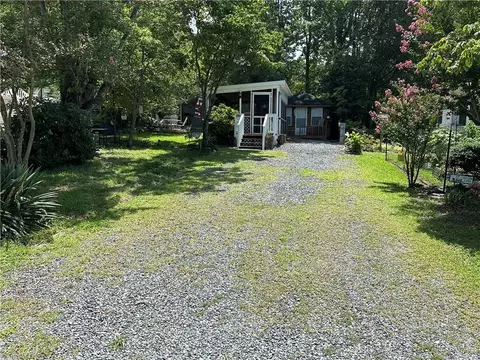 125 Club House Dr, New London, NC 28127