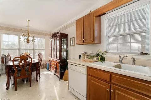 3884 Range Crest Ct, High Point, NC 27265 photo 12