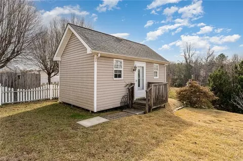 3884 Range Crest Ct, High Point, NC 27265 photo 23